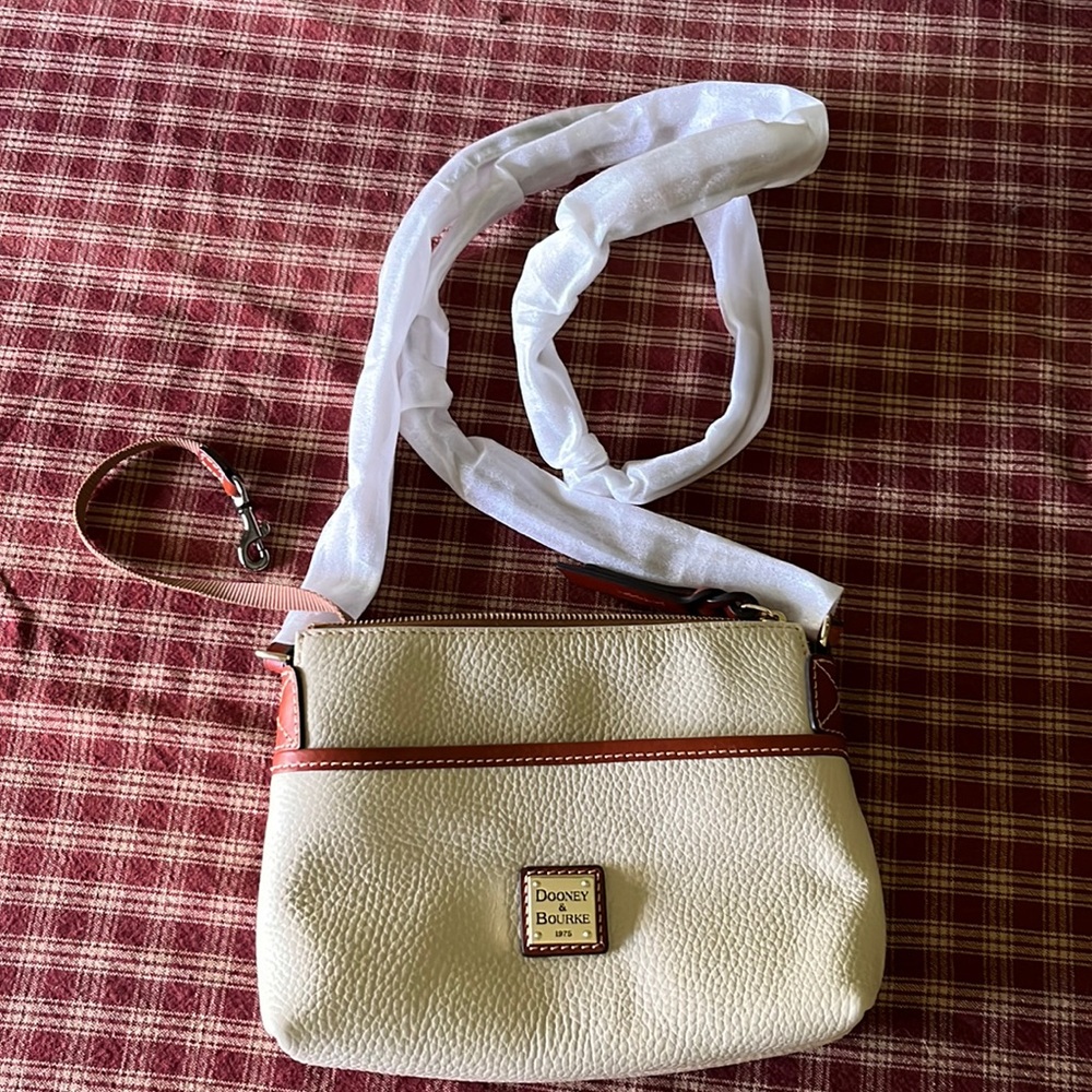 Dooney & Bourke Ginger Pouchette NWOT